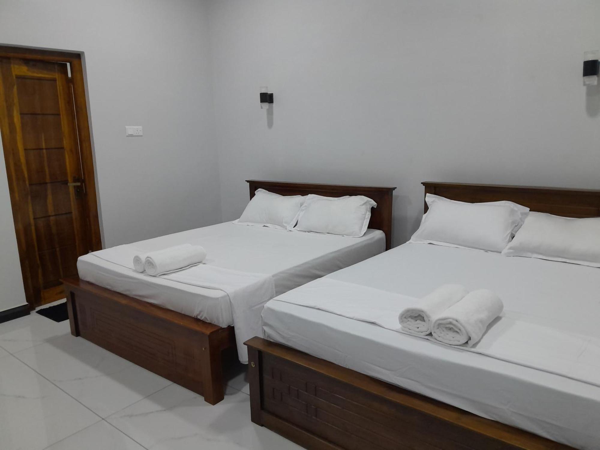 Alps Villa Jaffna Bagian luar foto